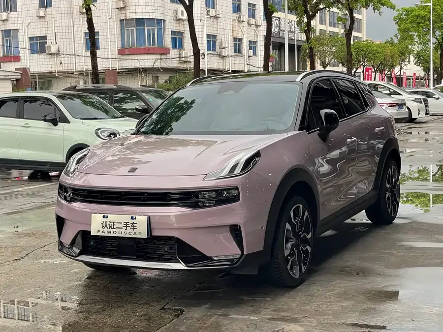 Lynk & Co 06