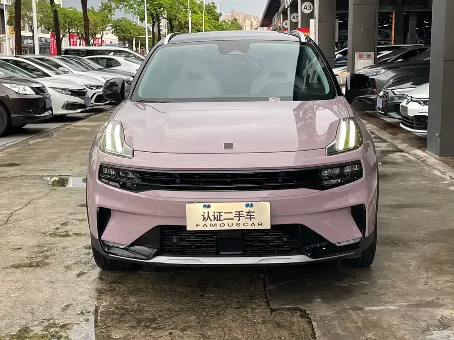 Lynk & Co 06