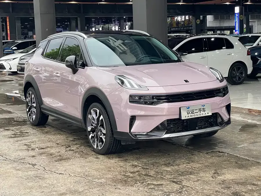 Lynk & Co 06
