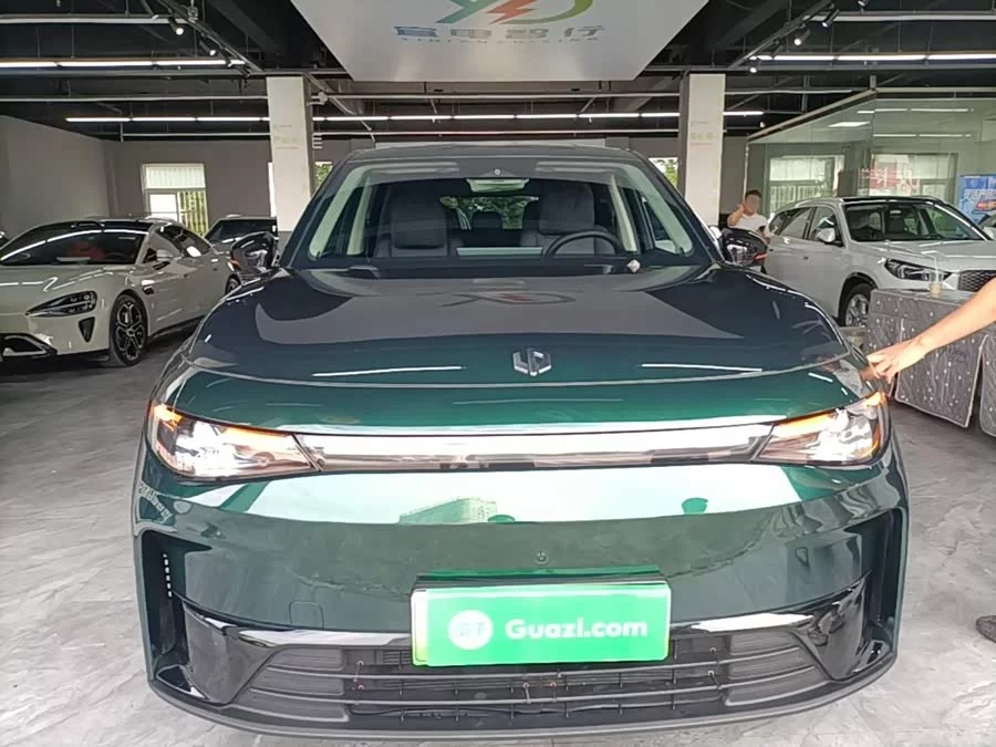 Leapmotor C10