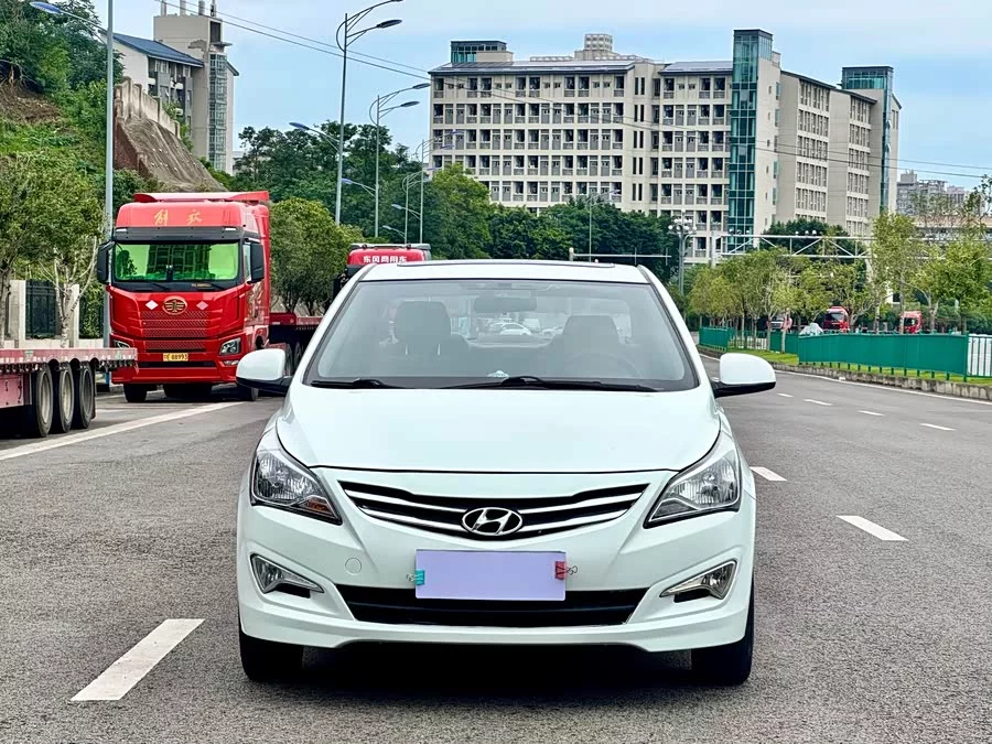 Hyundai Rena