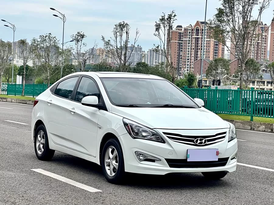 Hyundai Rena