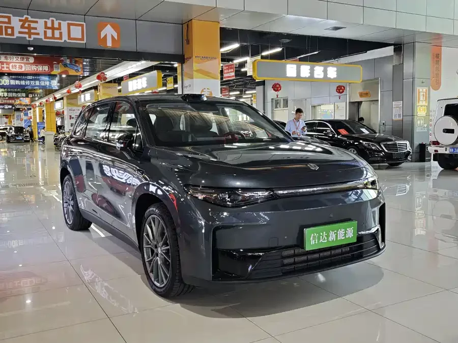 Leapmotor C10