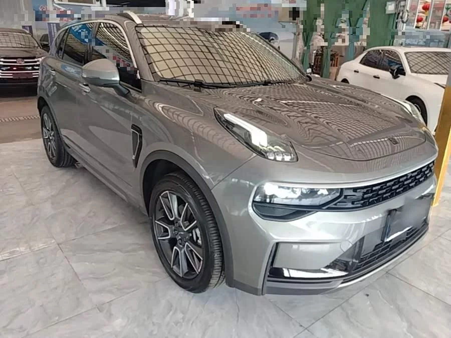 Lynk & Co 01