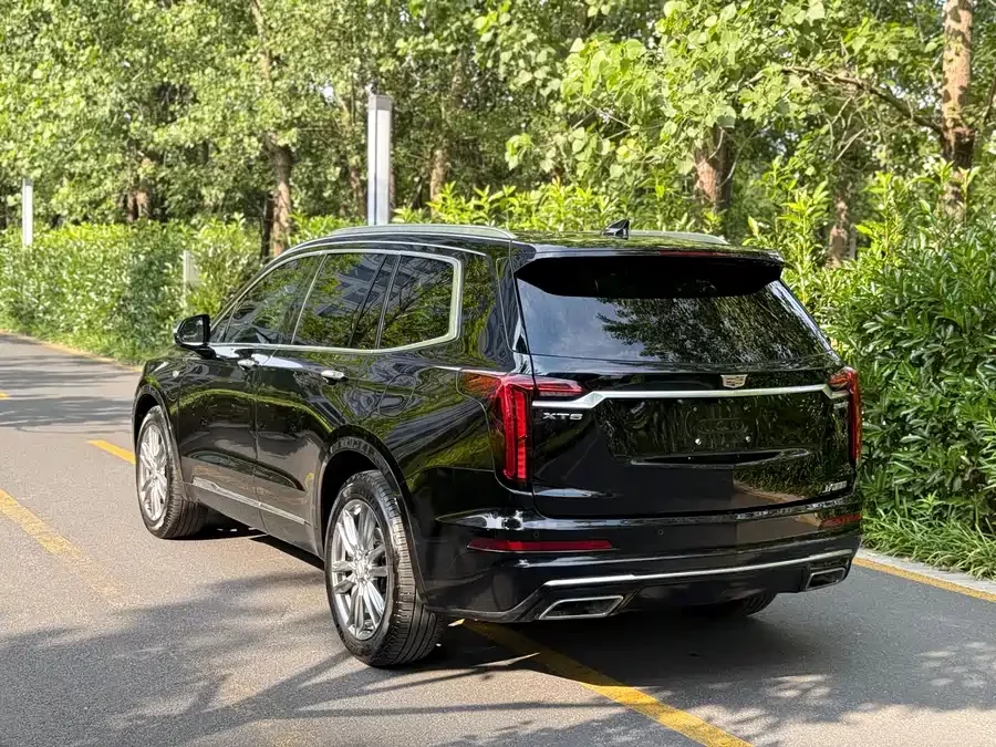 Cadillac XT6