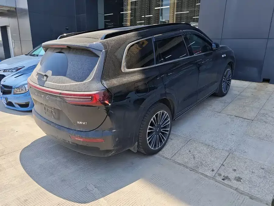 AITO Wenjie M7