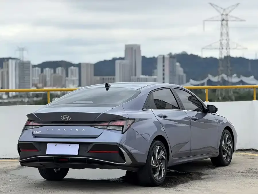 Hyundai Elantra
