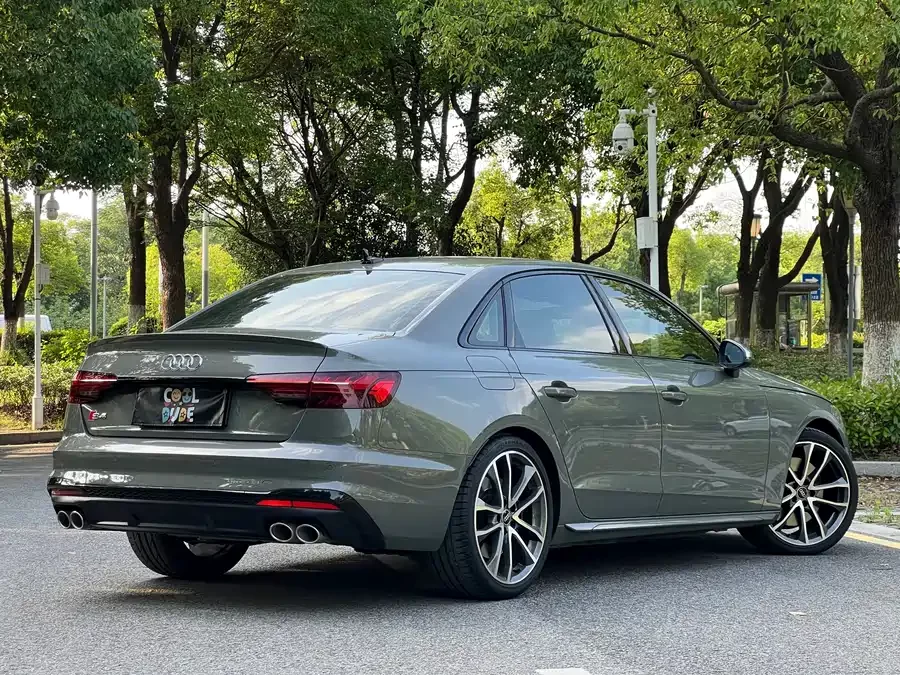 Audi S4