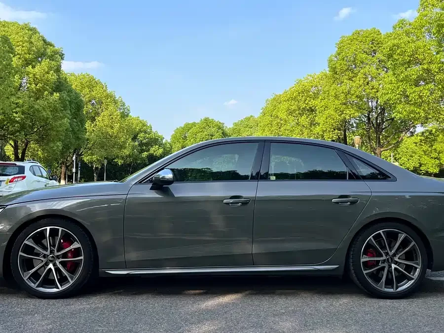 Audi S4