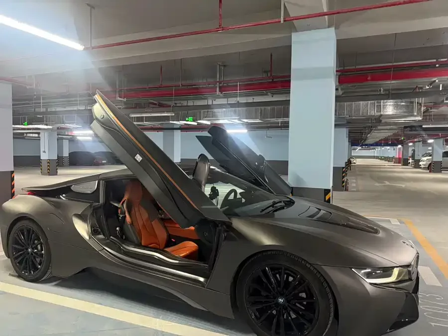 BMW i8
