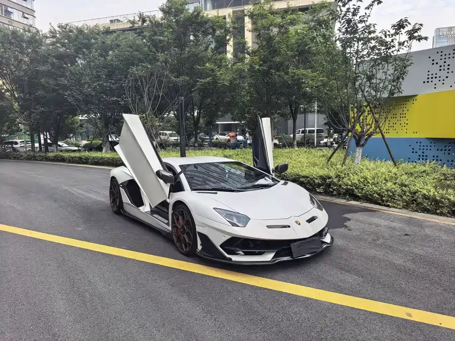 Lamborghini Aventador