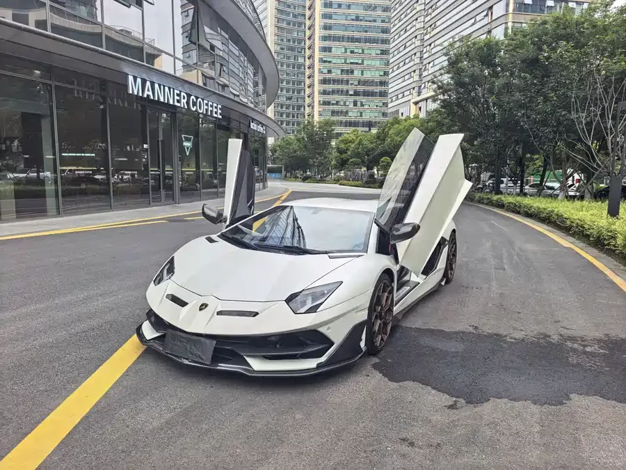 Lamborghini Aventador