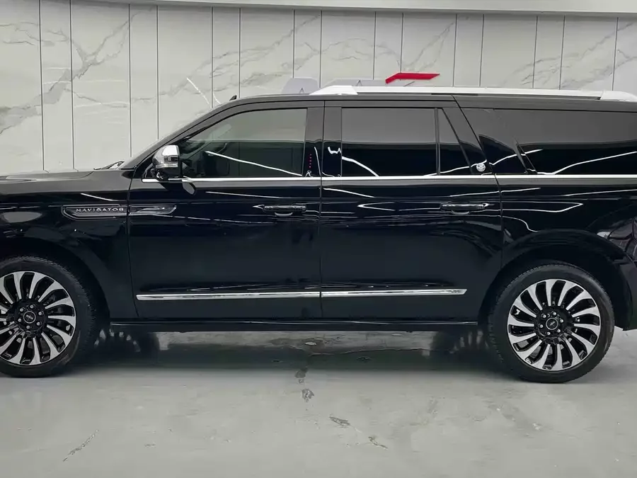 Lincoln Navigator