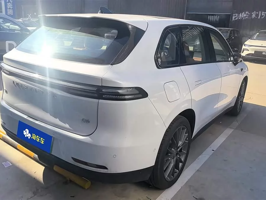 Leapmotor C10