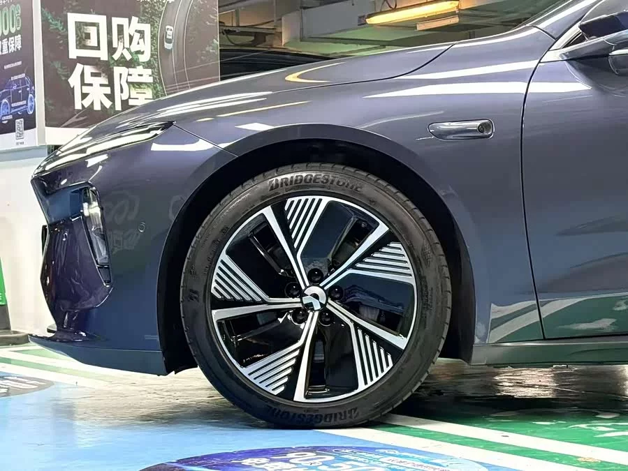 NIO ET7