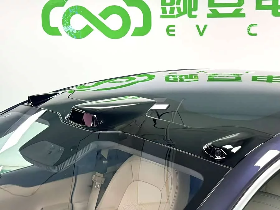 NIO ET7