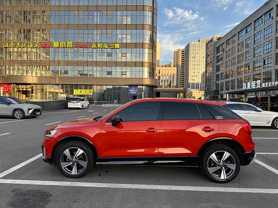 Audi Q2L