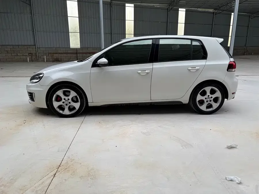 Volkswagen Golf GTI