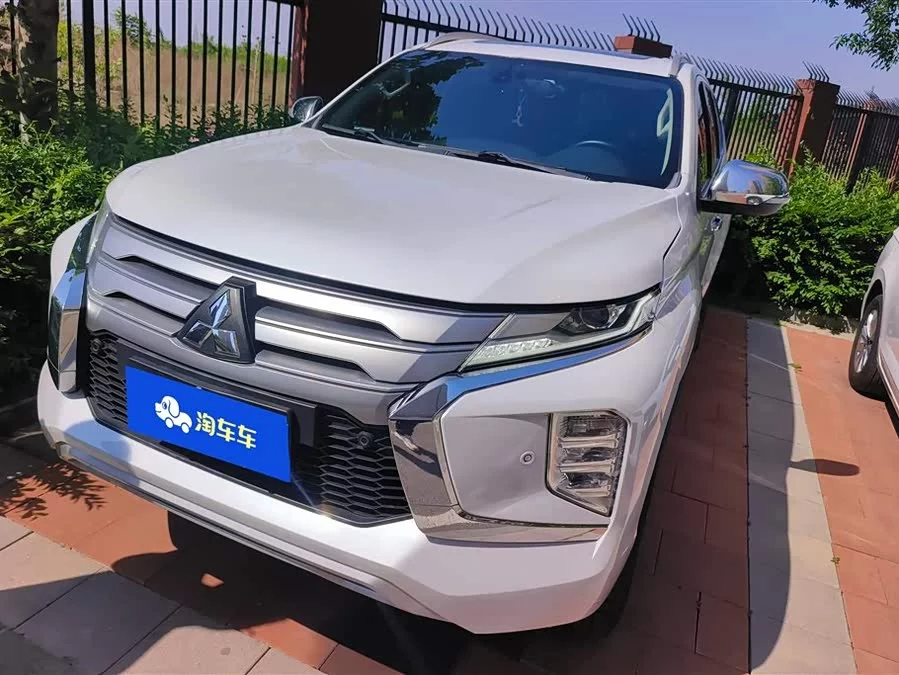 Mitsubishi Pajero Sport