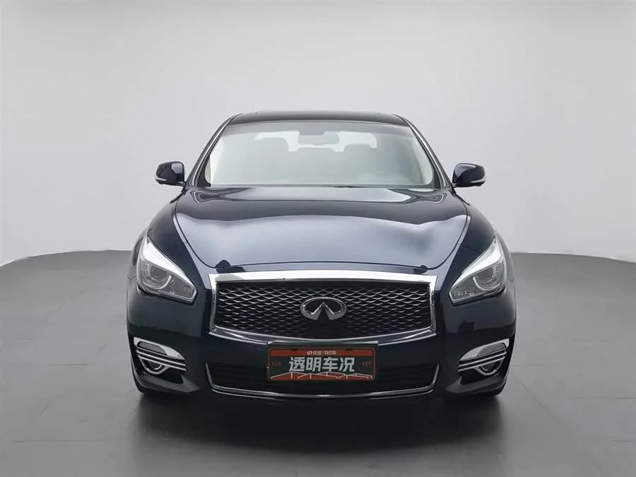 Infiniti Q70