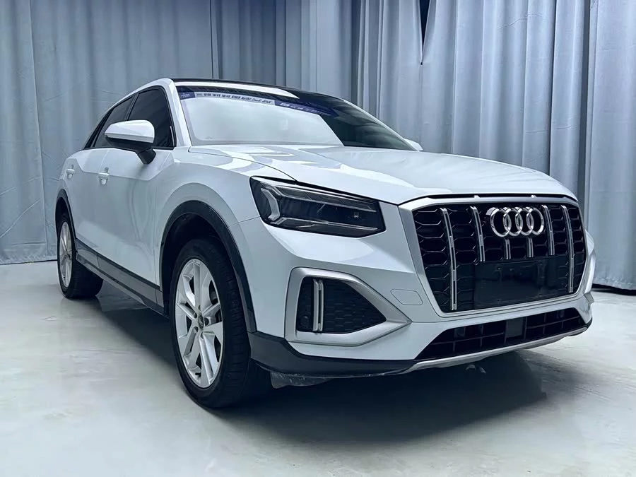 Audi Q2L