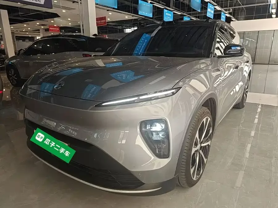 NIO ES8