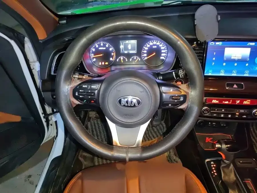 Kia K4