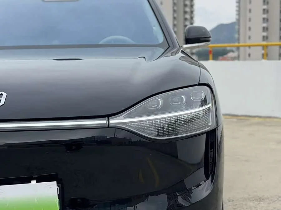 AITO Wenjie M9