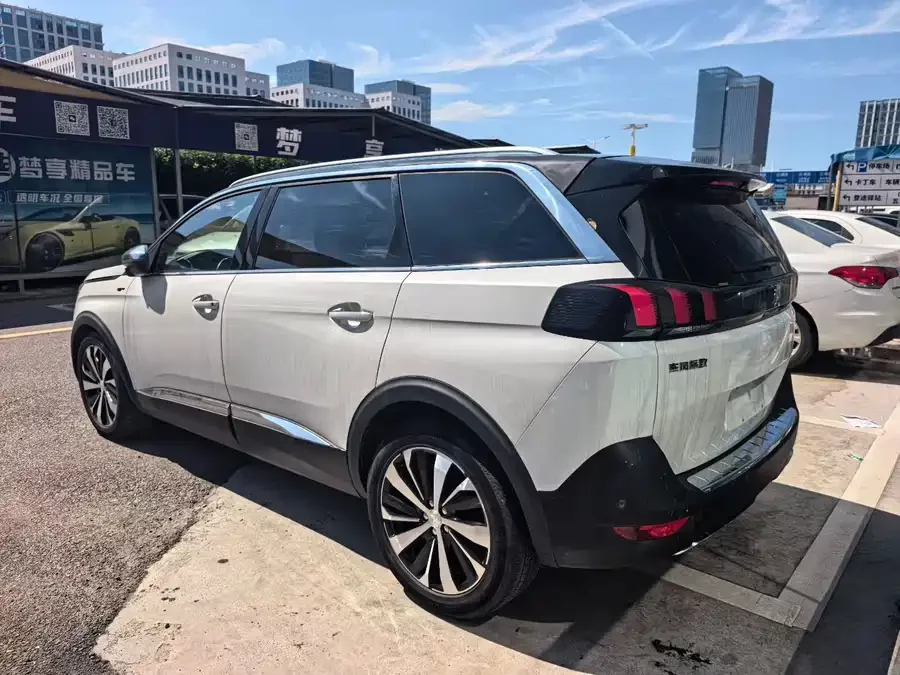 Peugeot 5008