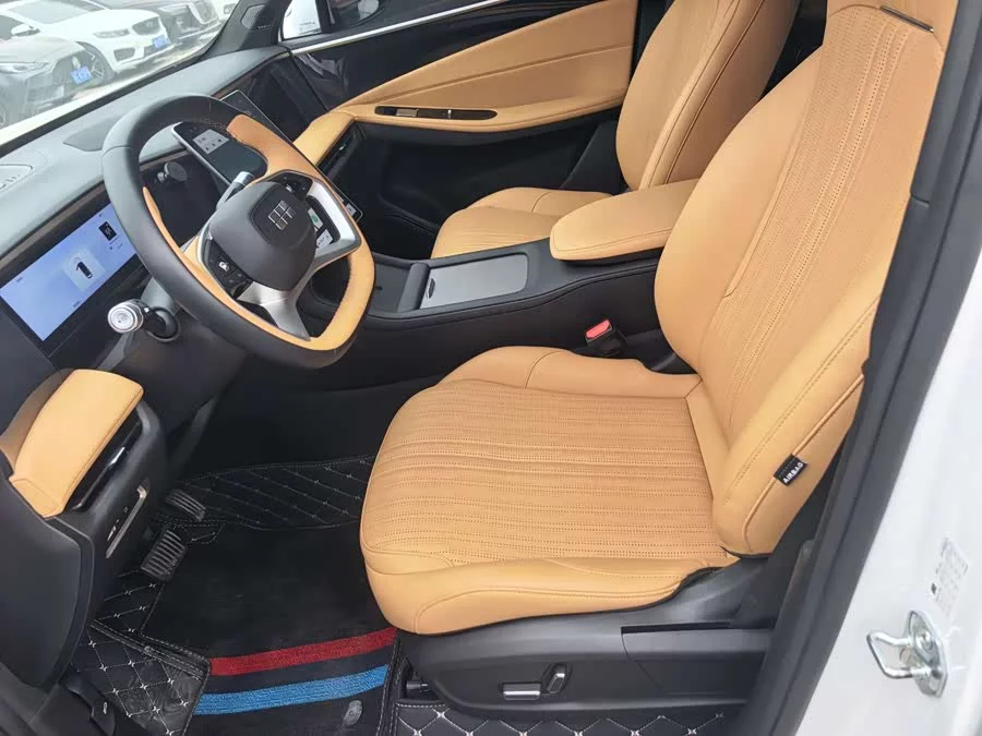 Geely Galaxy L7