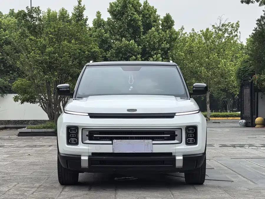 Geely ICON