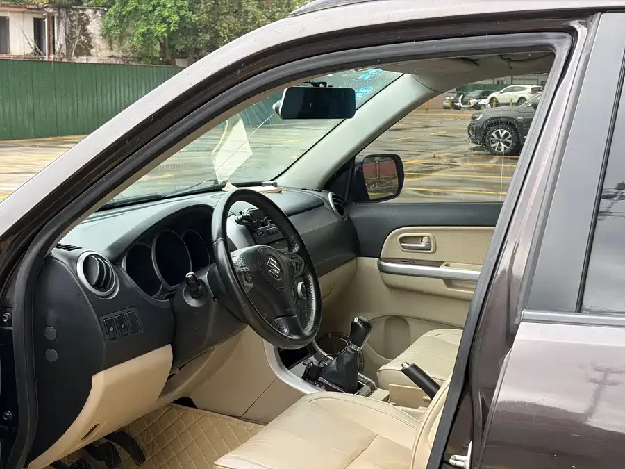 Suzuki Super Vitara