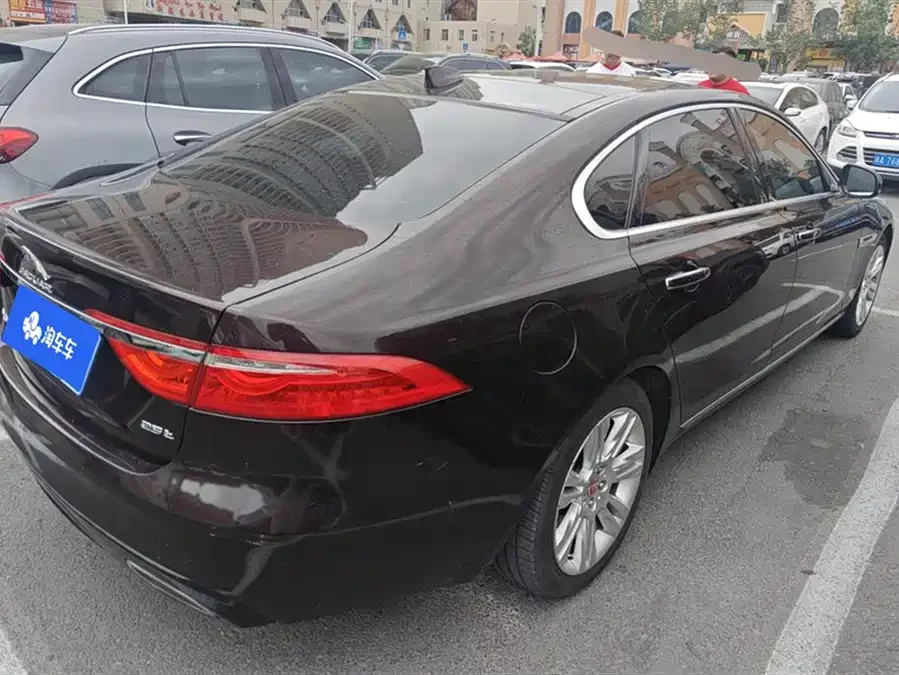Jaguar XFL