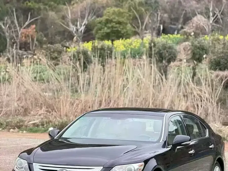 Lexus LS