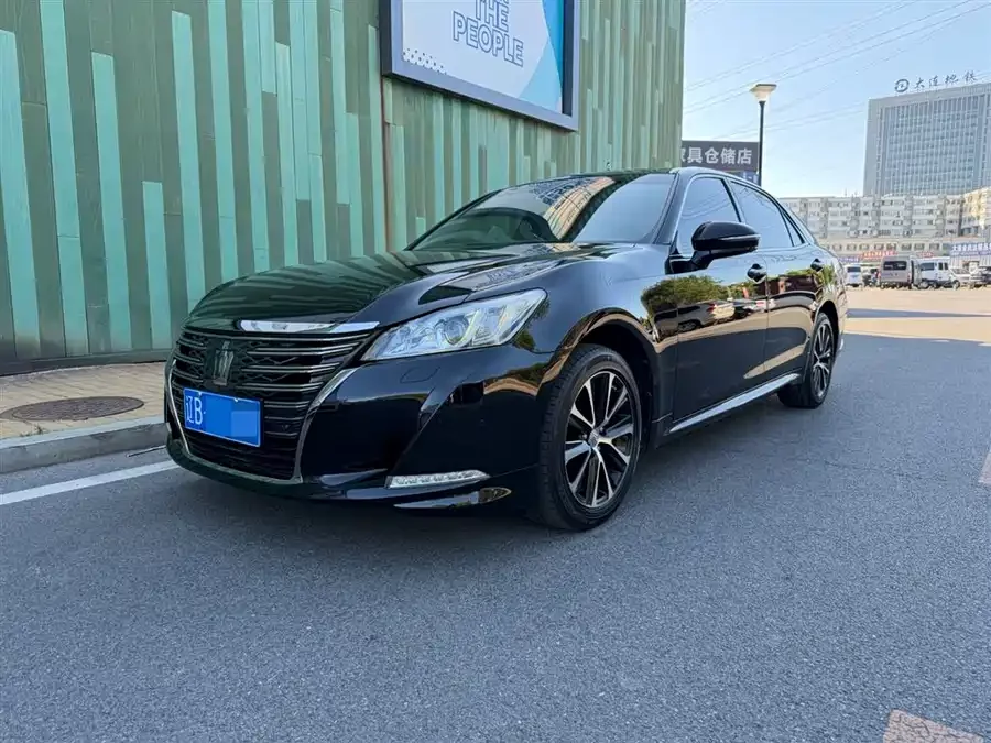 Toyota crown