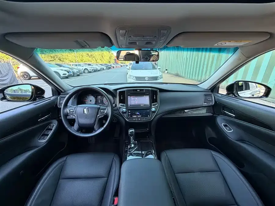 Toyota crown