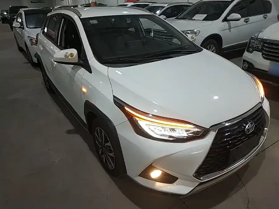 Toyota YARiS L