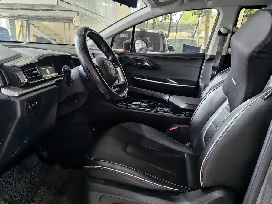 Hyundai Custo