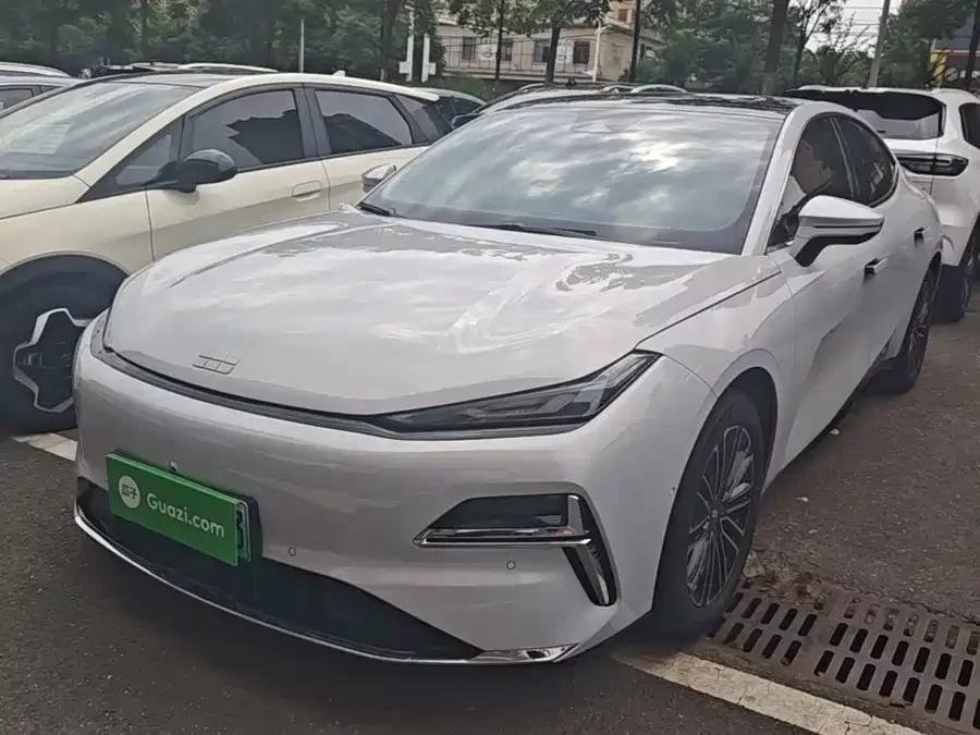 Geely Galaxy Star 8