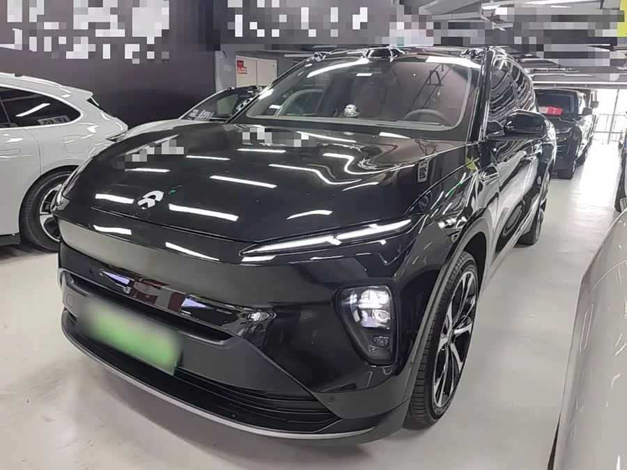 NIO ES8