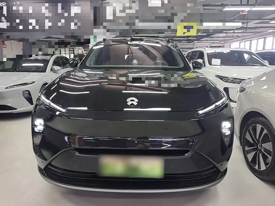 NIO ES8