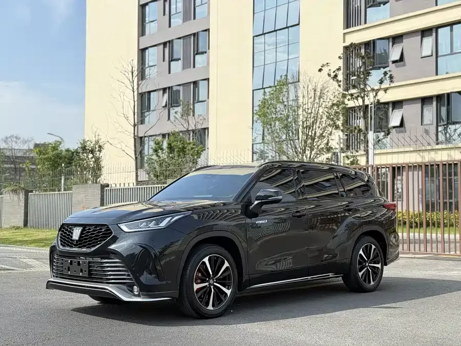 Toyota Crown Land