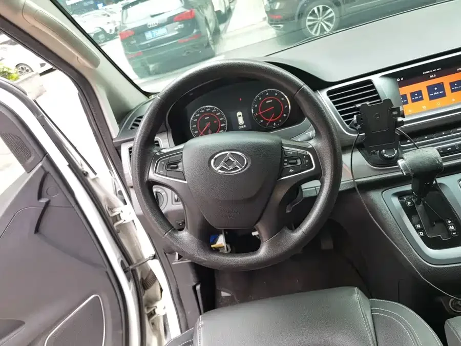 Maxus G10