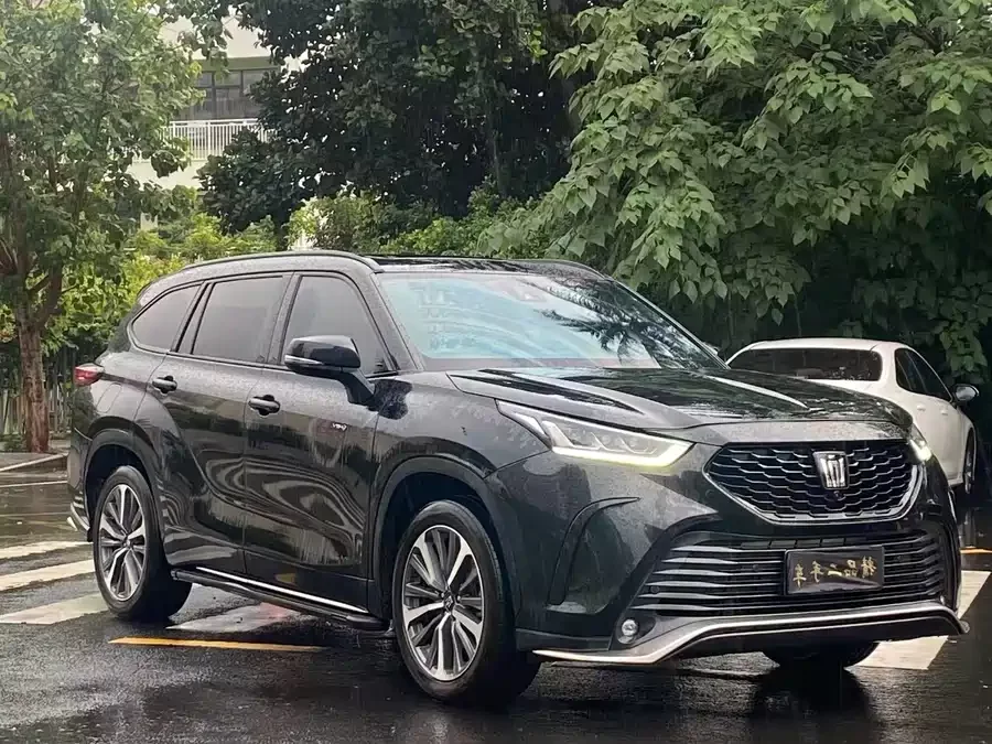 Toyota Crown Land