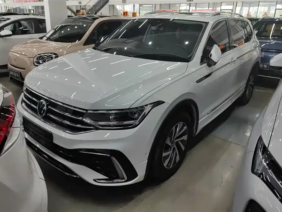Volkswagen Tiguan L plug-in hybrid