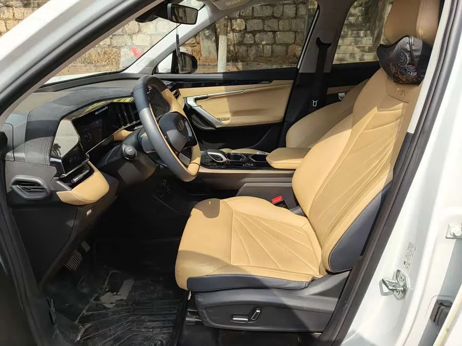 Geely Boyue L
