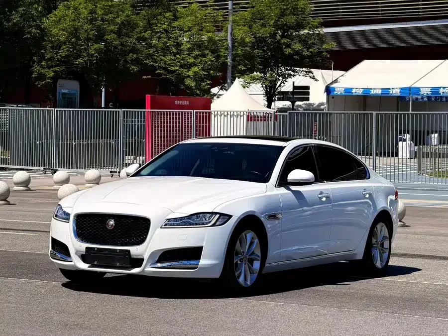 Jaguar XFL