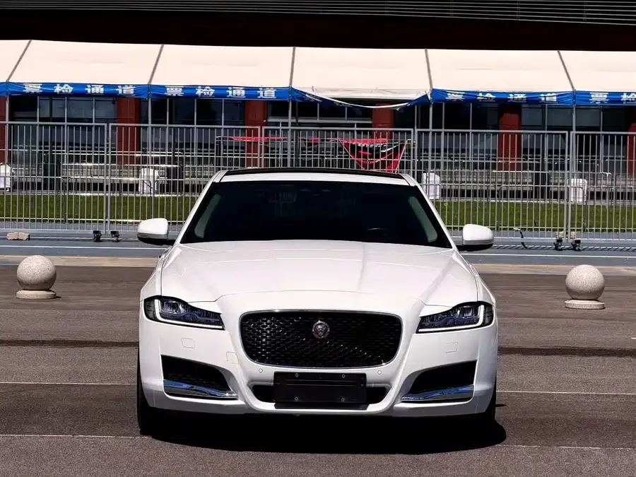 Jaguar XFL