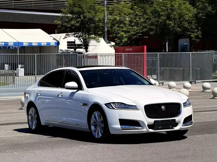 Jaguar XFL