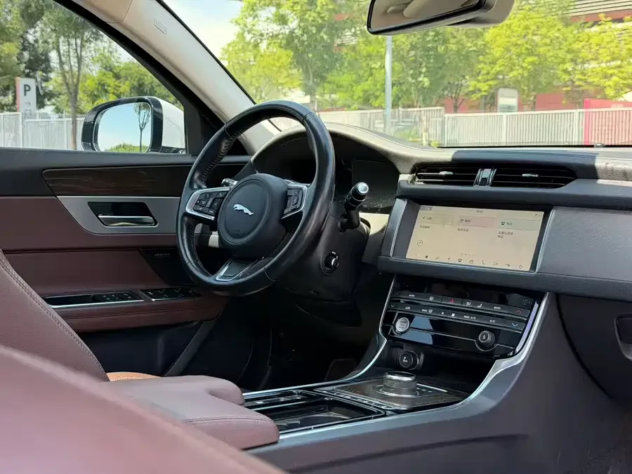 Jaguar XFL